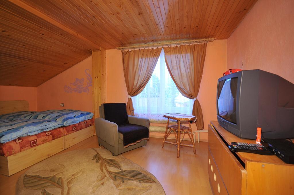 Privat Lujza Hotel Liptovska Osada Exterior photo